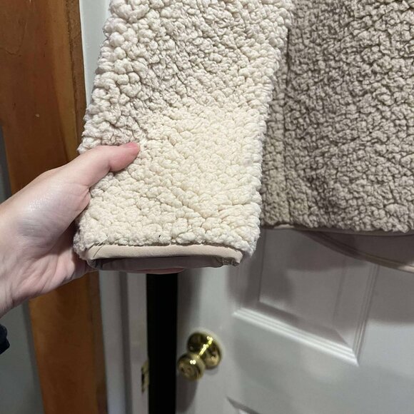 32 Degrees Fuzzy Sweatshirt Size Large - Picture 6 of 6